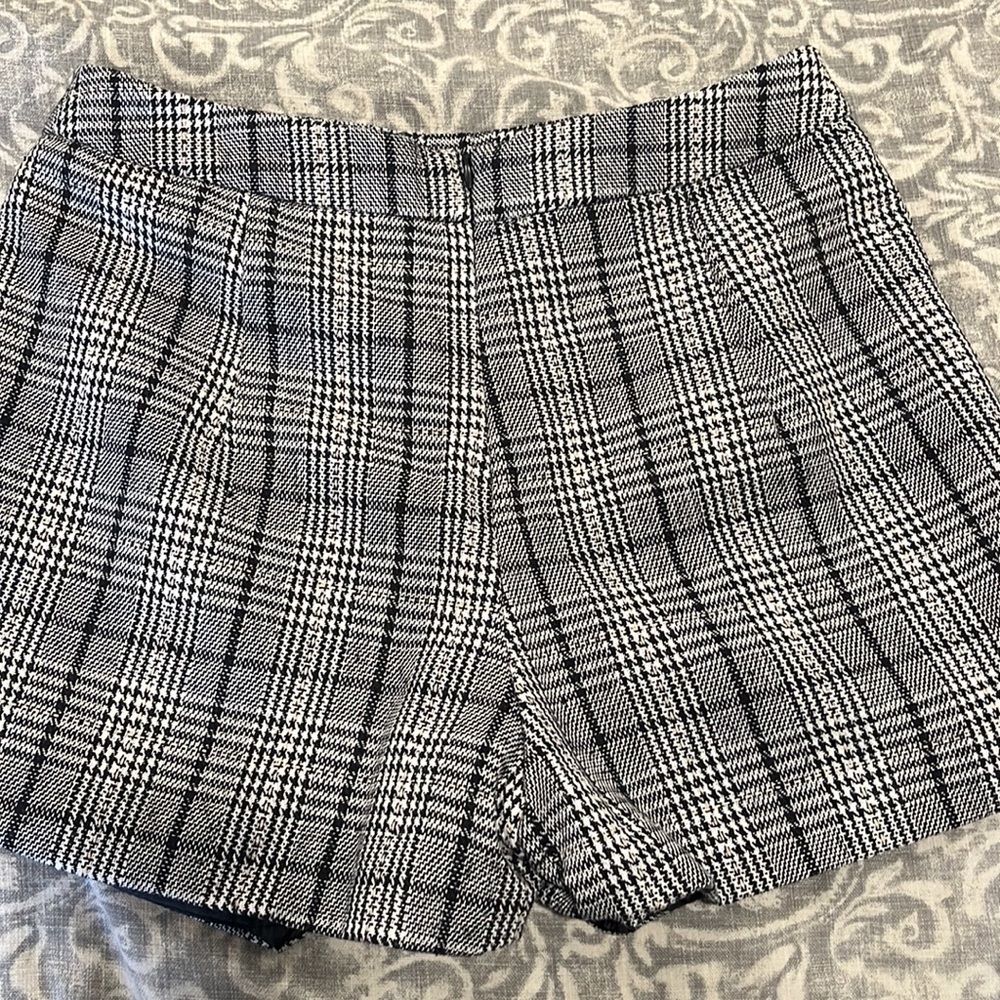 DO+BE skort size Medium - Picture 2 of 4